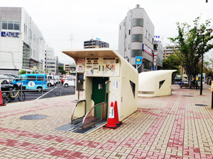 一之江の駅前は自転車置き場