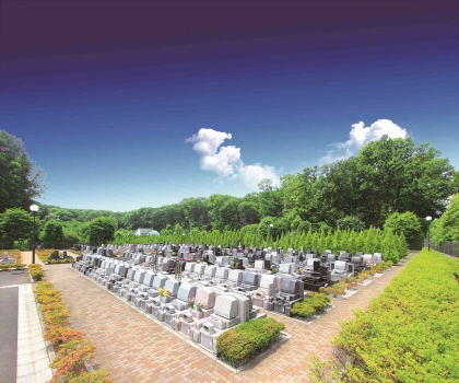 1,000区画近くの墓所を有する新規霊園です。